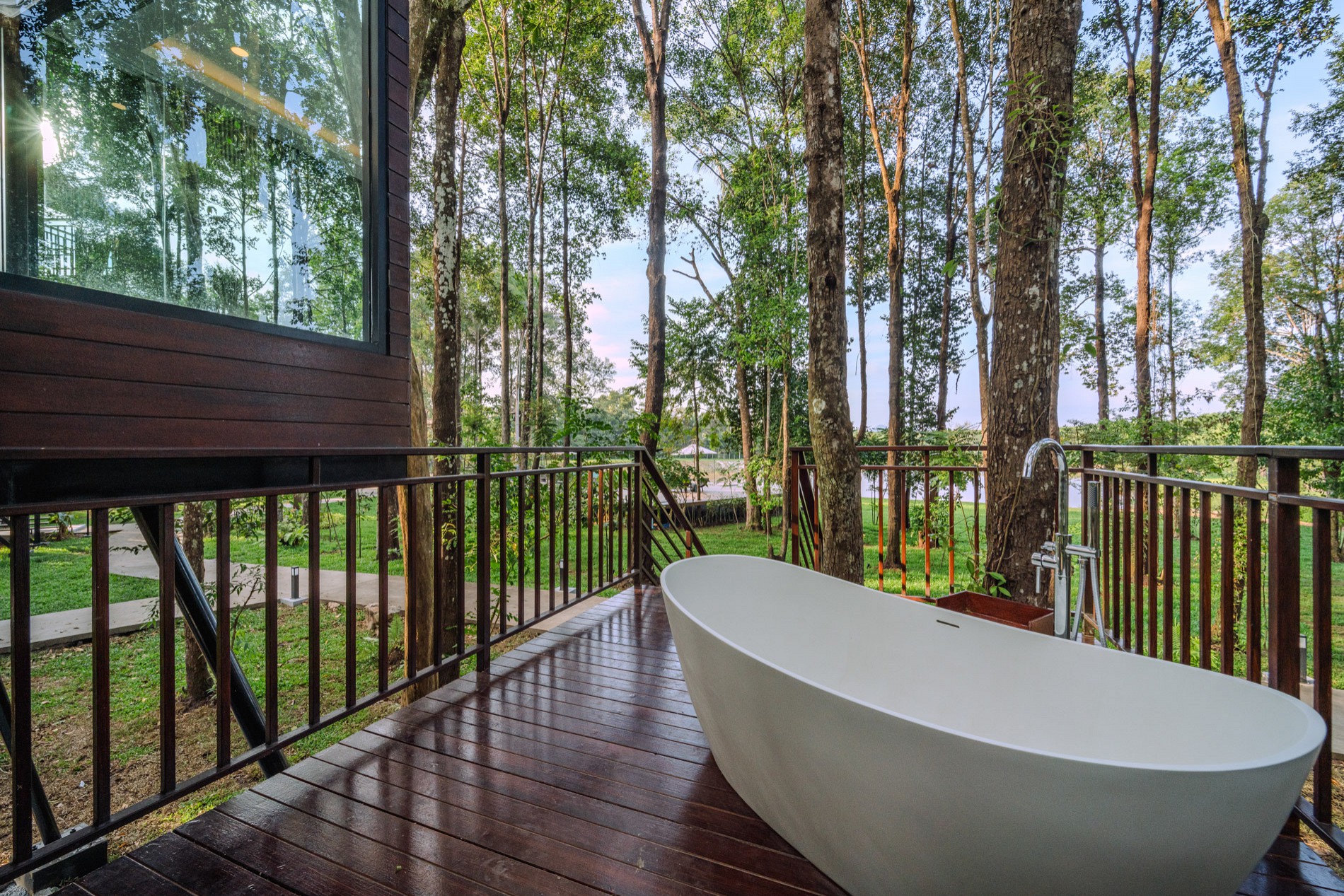 Photo <label>Gallery</label>