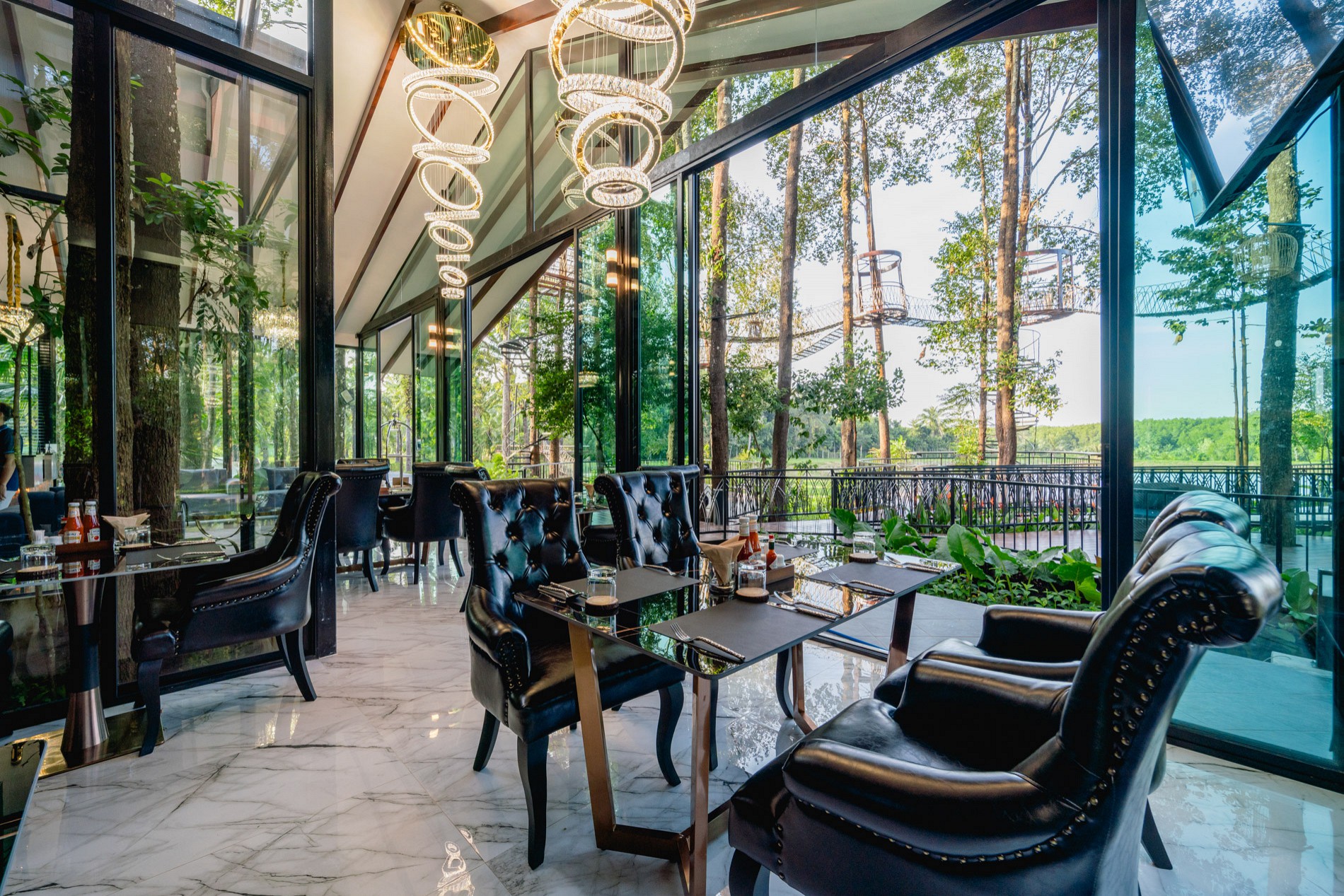 High Tree Resort