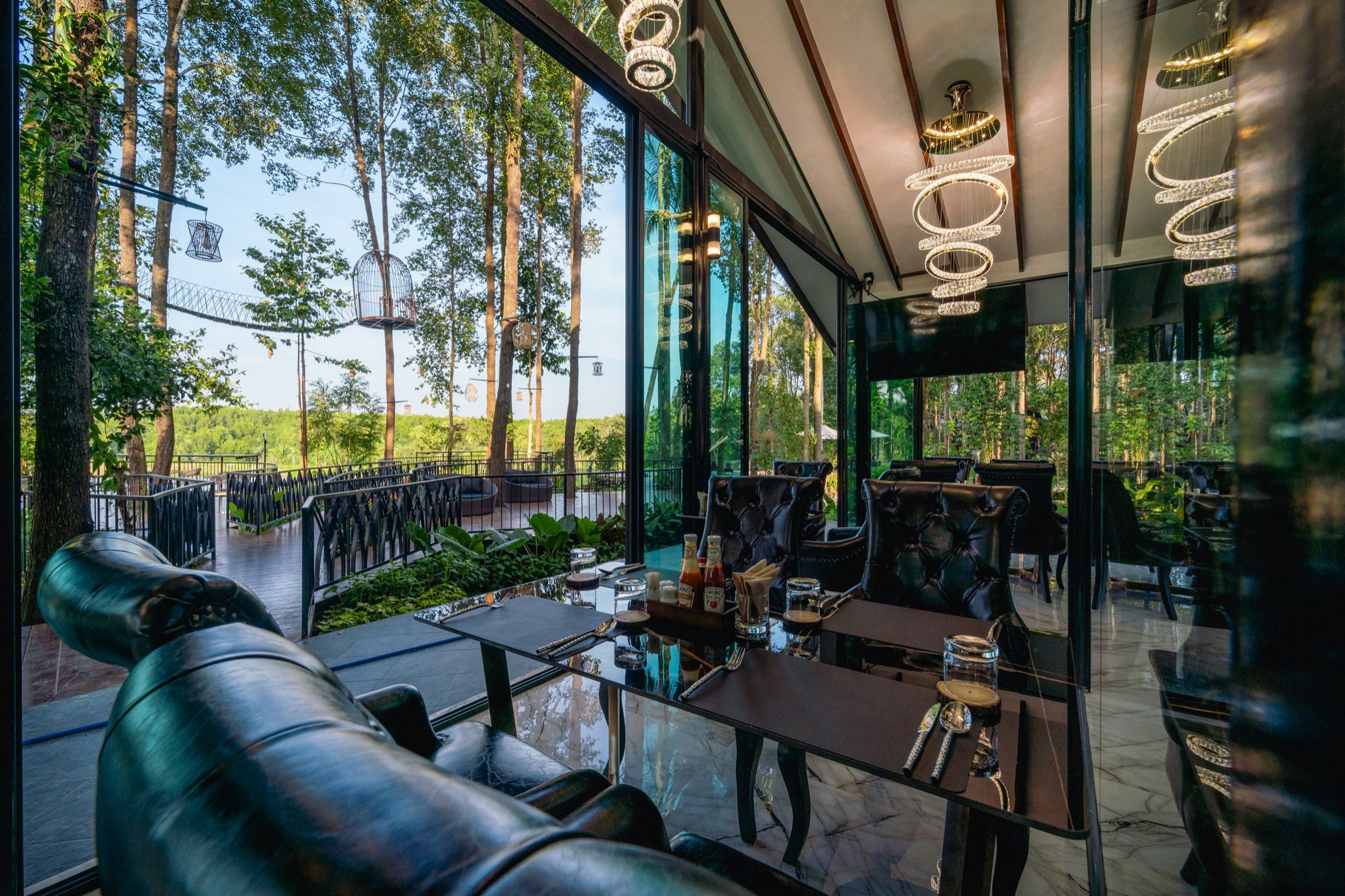 Photo <label>Gallery</label>